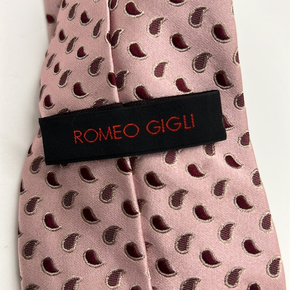 Romeo Gigli Pink Tie. Small Paisley Pattern. Excellent Condition - Picture 3 of 5